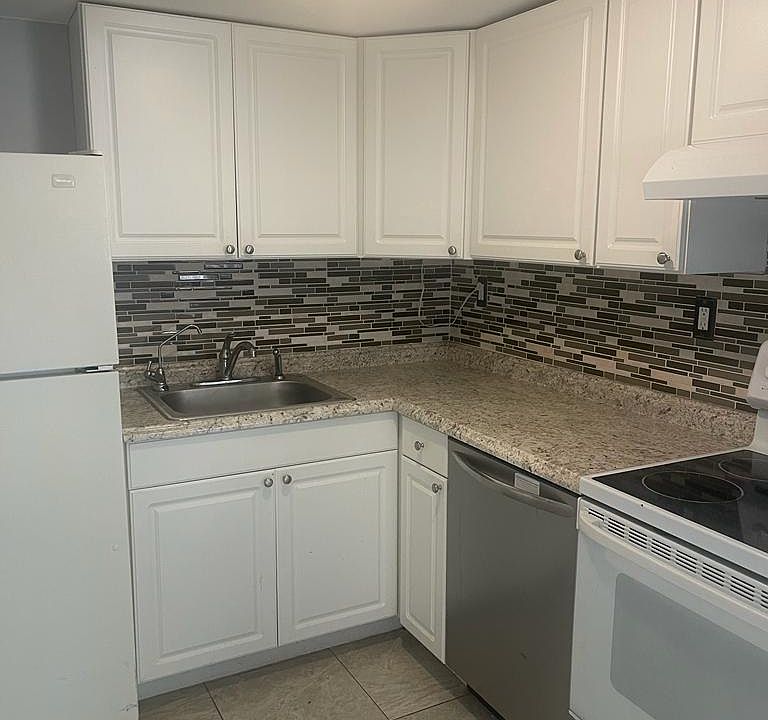 1st image of 52 Avenue D
