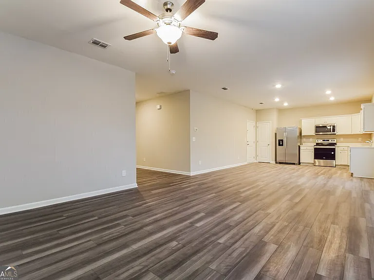 525 Knightsbridge Ln — Photo 5