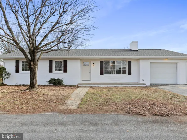 127 Madera Dr, Martinsburg, WV 25405