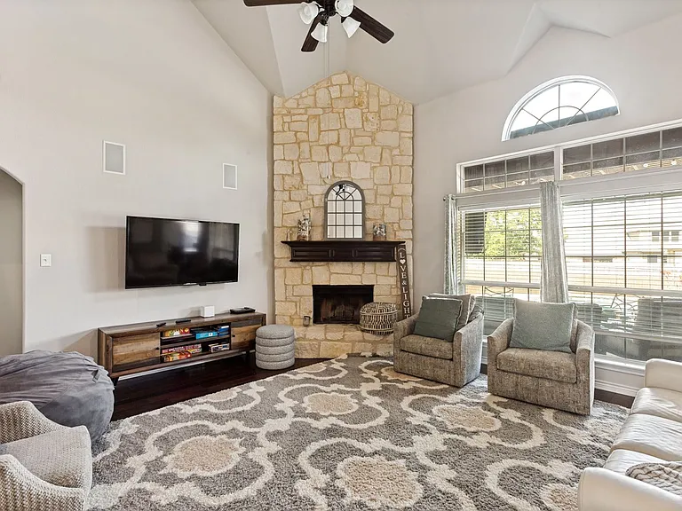 4117 Autumn Path Rd — Photo 2