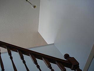 4th image of 912 Longwood Ave