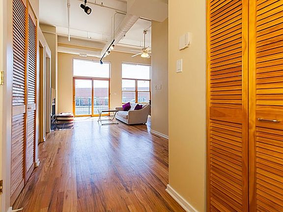 3rd image of 2310 S Canal St Unit 608