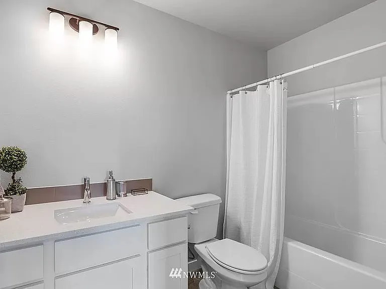 13717 Admiralty Way #E4 — Photo 28