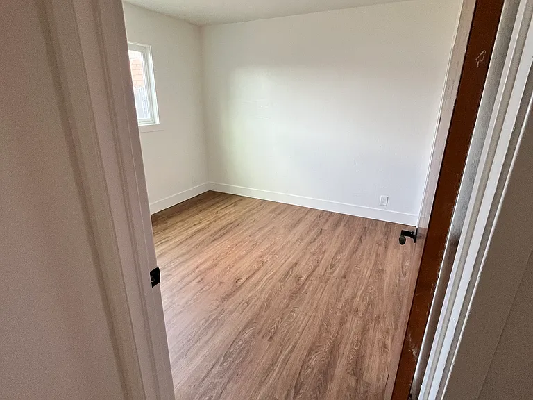 1153 85th Ave — Photo 10