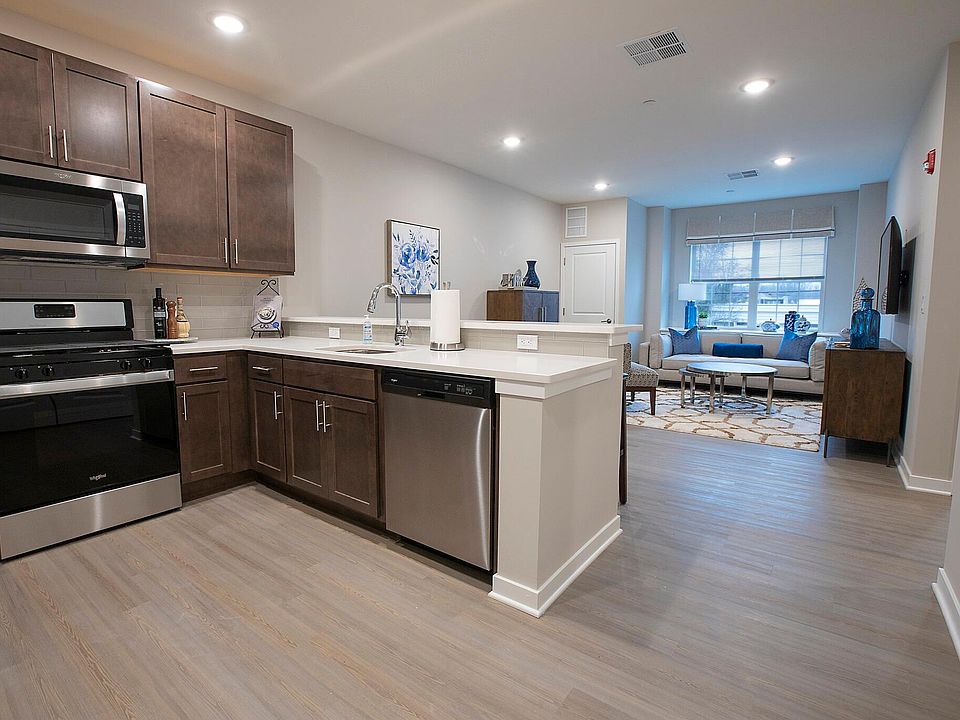 8 Kingsbridge Dr 310, Fairfield, NJ 07004 Zillow