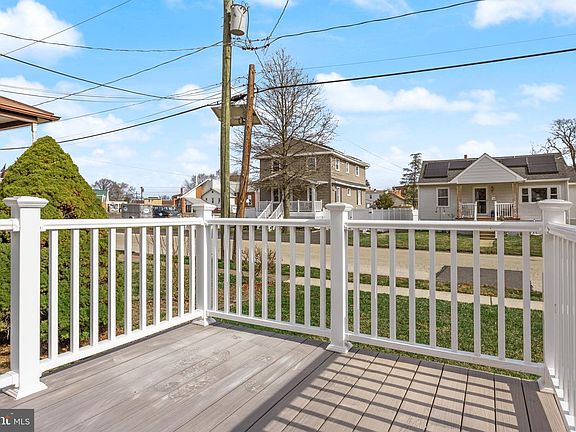 4th image of 42 Spruce Ave