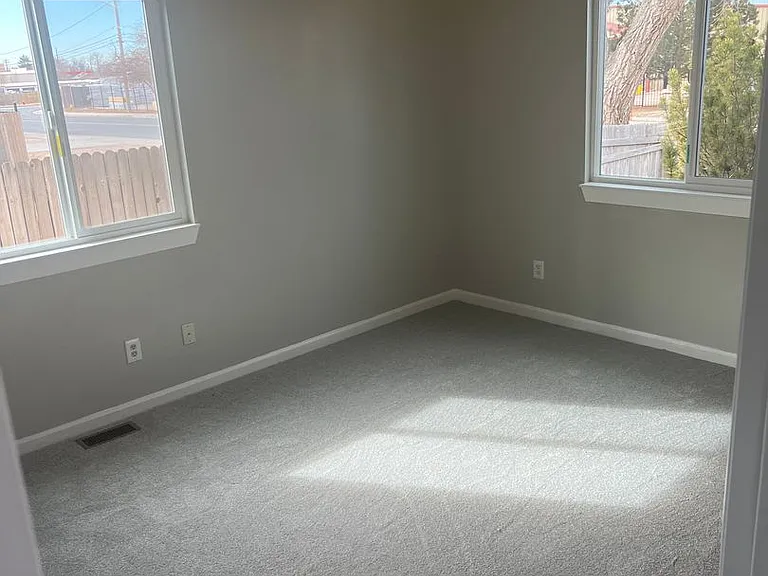 7370 Kearney St — Photo 5
