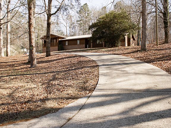 2nd image of 923 S Burnt Mill Rd