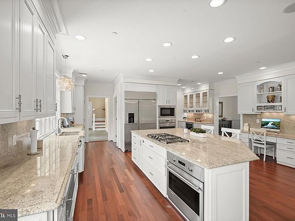 5th image of 7506 Persimmon Tree Ln
