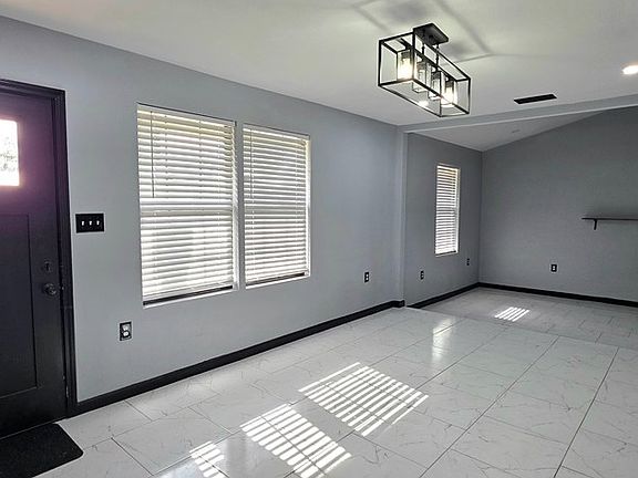 5th image of 600 Zeneta Ave