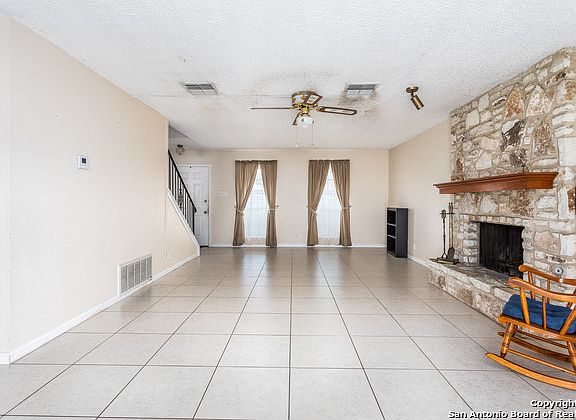 4th image of 3011 Lake Meadow St