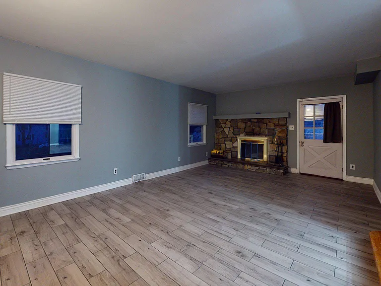 669 N Henderson Rd — Photo 75