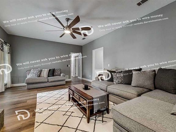 3rd image of 2220 Roundrock Dr