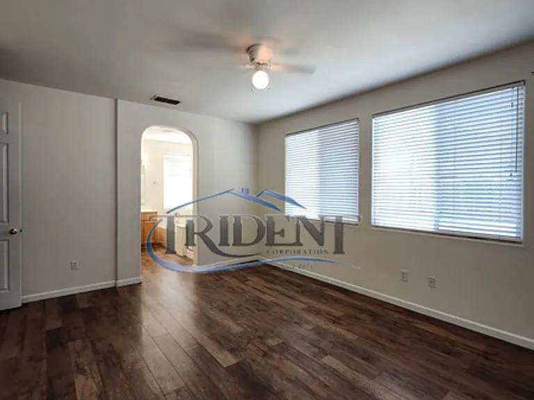 1038 Zanes Dr — Photo 12