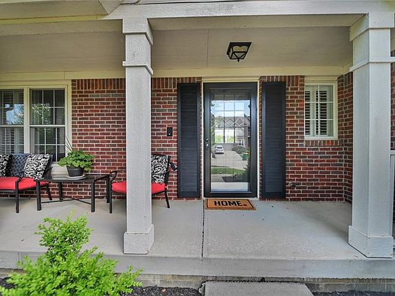 4th image of 874 Stockbridge Dr