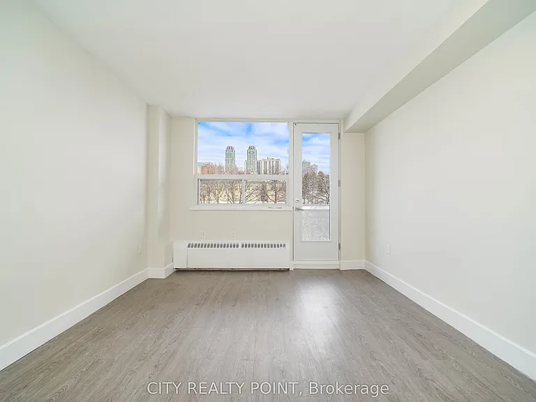 1500 Bathurst St #207 — Photo 2