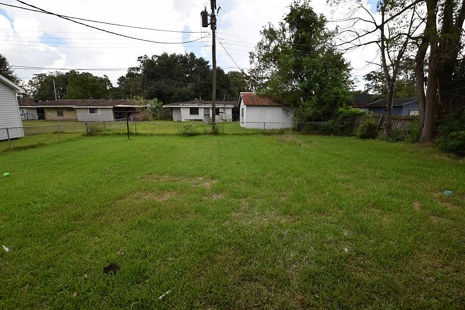 3 bed, $975 — Photo 2