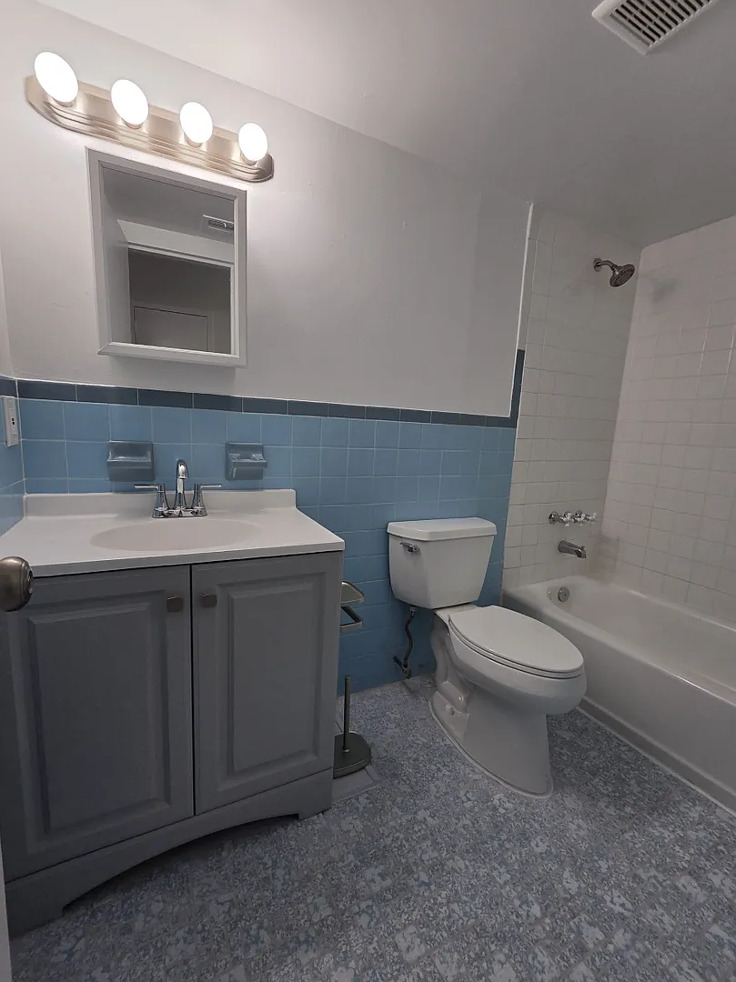 1150 NE 17th Ct — Photo 2