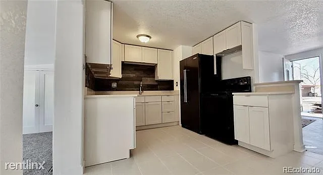 5 bed, 2400 sqft, $3,400 — Photo 3