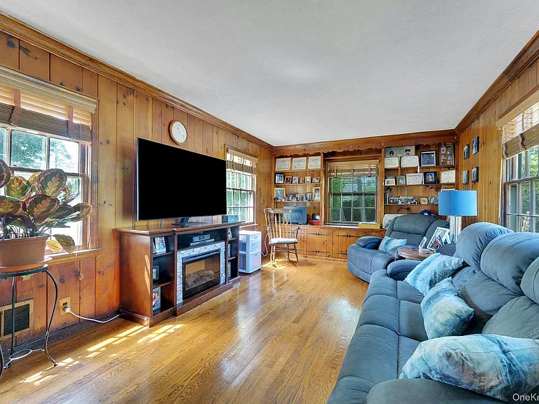 29 Deerfield Ave — Photo 12