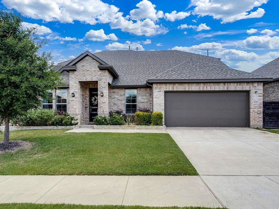 1st image of 1021 Daylily Dr