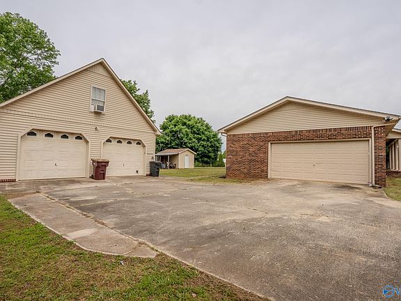 3rd image of 26477 Branch Rd