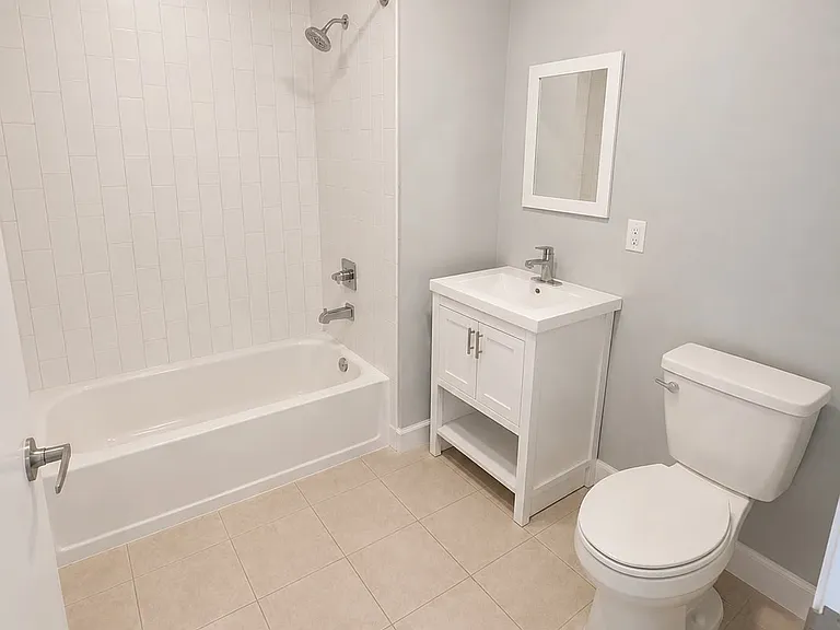 137 Pearl St — Photo 4