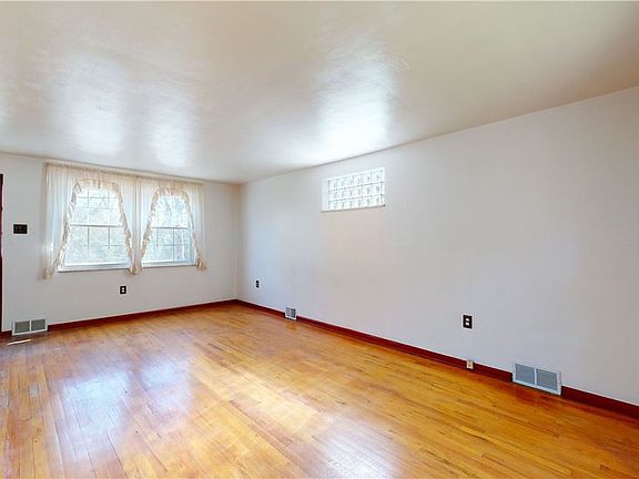 5th image of 77 Taylor St