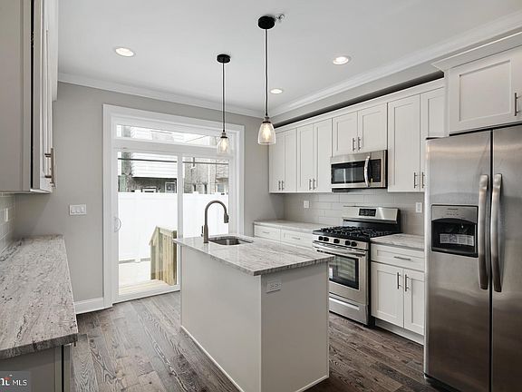 3rd image of 1922 S Lambert St Unit 1