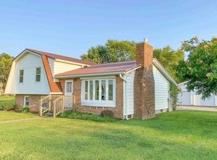 1095 Vandalia Rd, Louisville, IL 62858