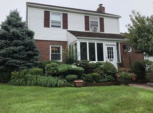 7502 189th St, Fresh Meadows, NY 11366
