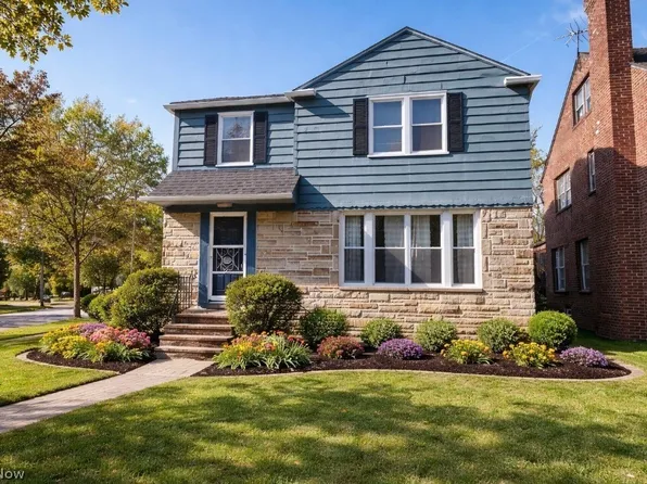 2374 Traymore Rd, University Heights, OH 44118