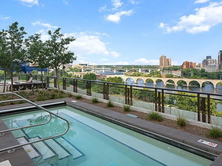 1111 W River Pkwy #11C — Photo 49