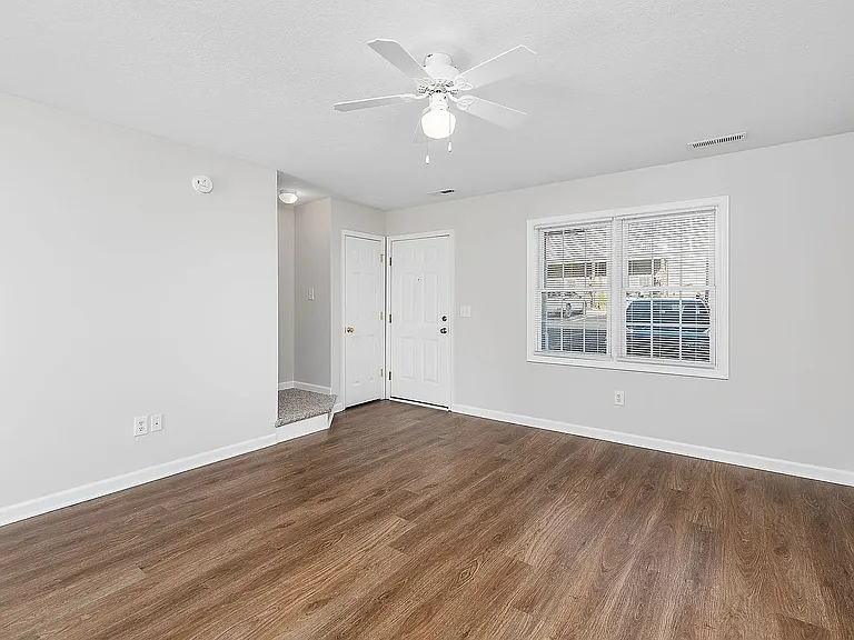 1009 Seth Drive — Photo 4