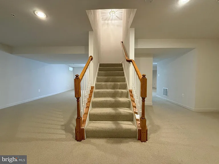 4415 Medallion Dr — Photo 41