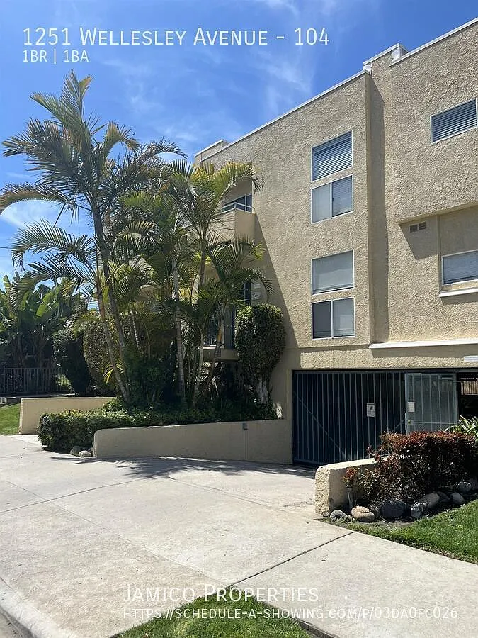 Building Photo - 1251 Wellesley Ave #104