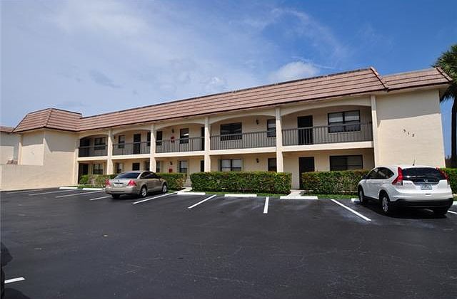 1st image of 312 Lake Cir APT 206