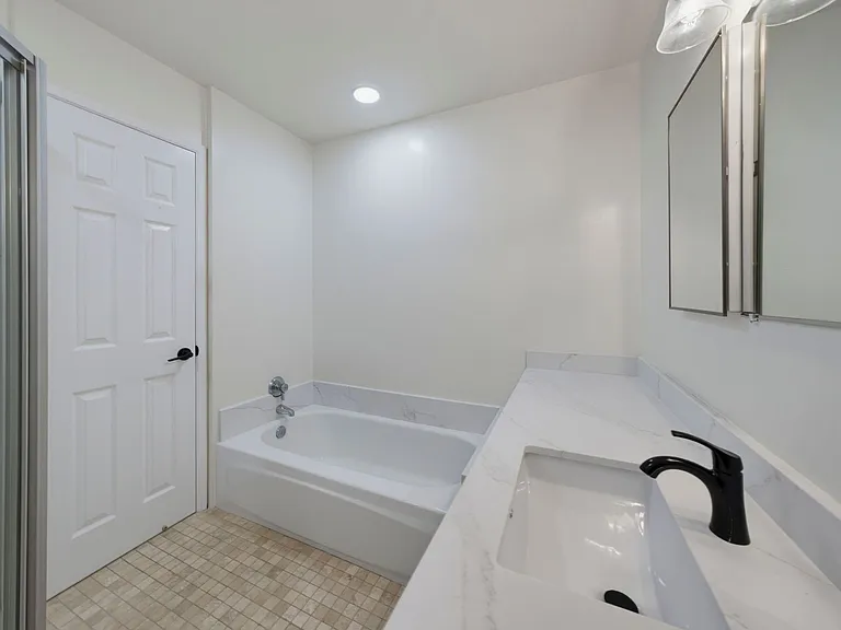 20368 Flora Ln — Photo 23
