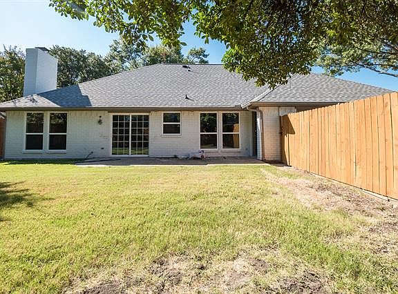 5th image of 3205 Parkhaven Dr