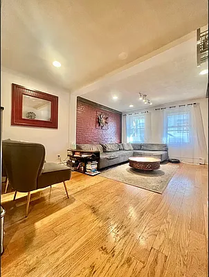 Rented by REALTY QUEST NEW YORK INC | media 7