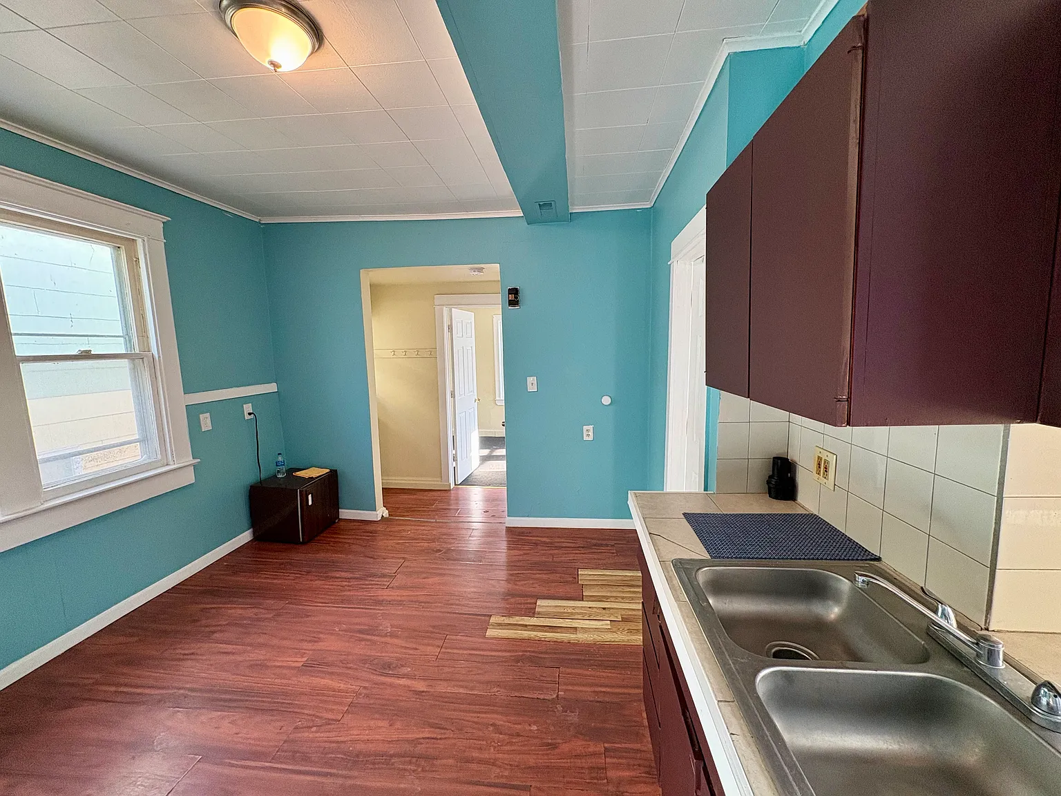 5 bed, 1200 sqft, $1,800 — Photo 4