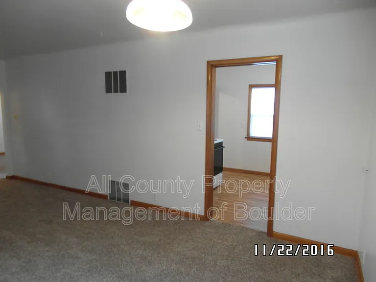 1034 Pratt St — Photo 5