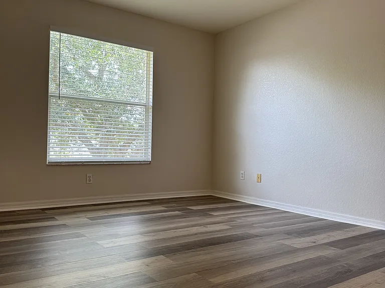 26728 Little John Ct #7 — Photo 6