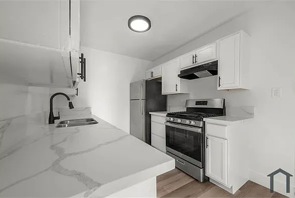 3933 Nicolet Ave #12 — Photo 5