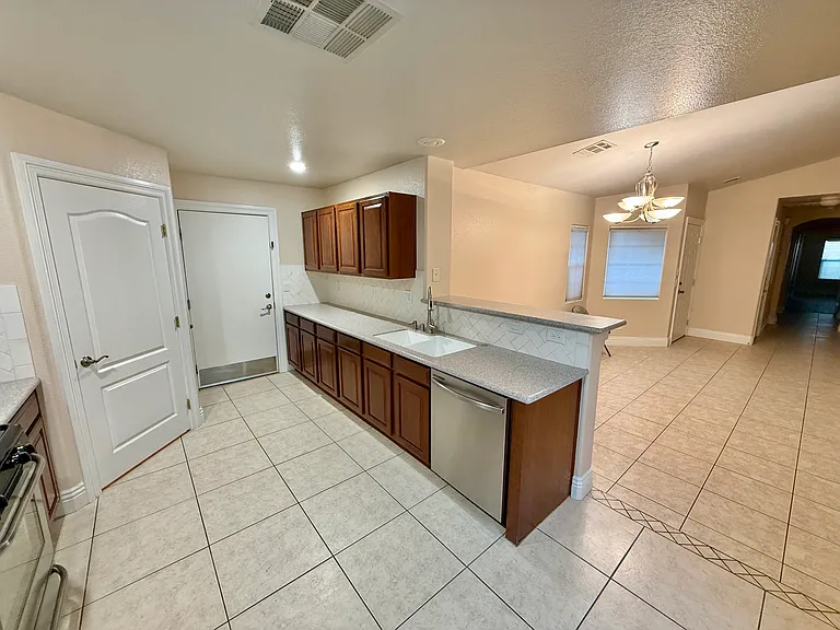 5385 Blue Oat Ave — Photo 7
