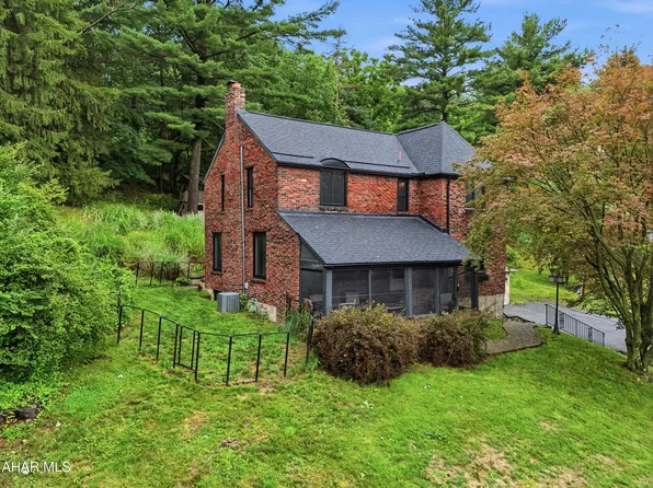 1513 Hillside Ct, Tyrone, PA 16686