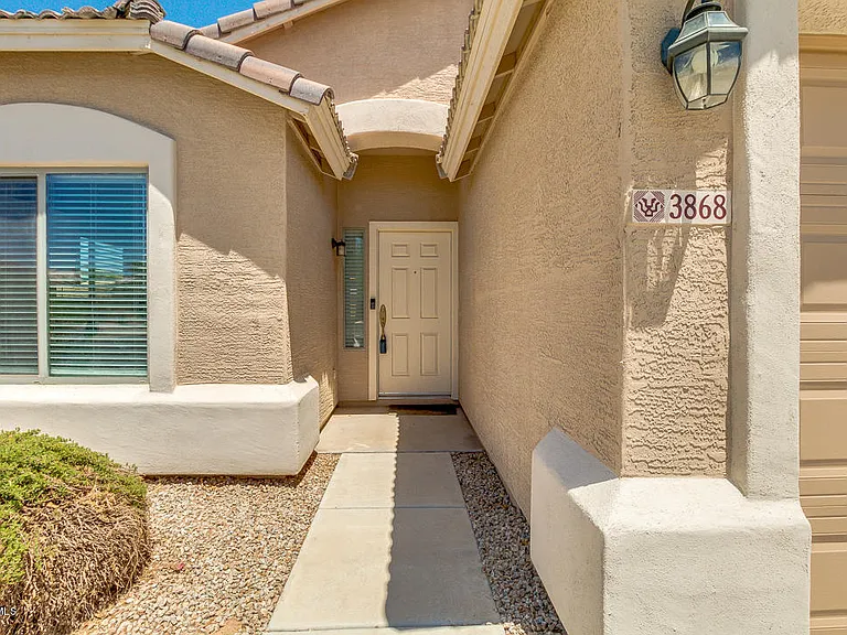 3868 W Carlos Ln — Photo 3