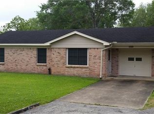 1320 Fair Dr, Angleton, TX 77515