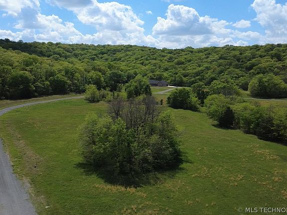 3rd image of 428 S Thunder Rd