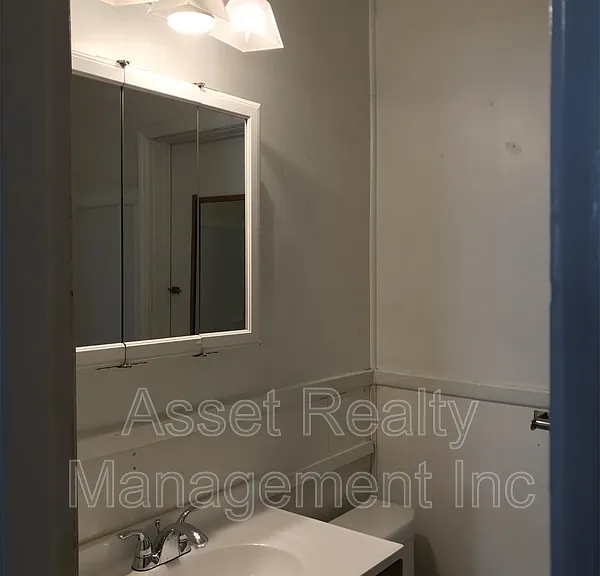 2315 Greenfield Ln — Photo 13